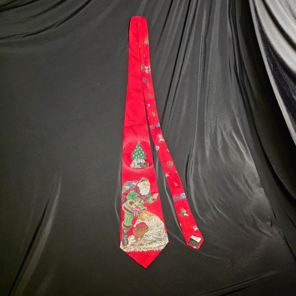 Vintage Wembley Christmas Santa Tie Red Silk Holiday Novelty Necktie USA